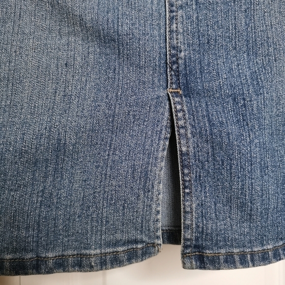 Vintage Design Denim skirt - Picture 7 of 11